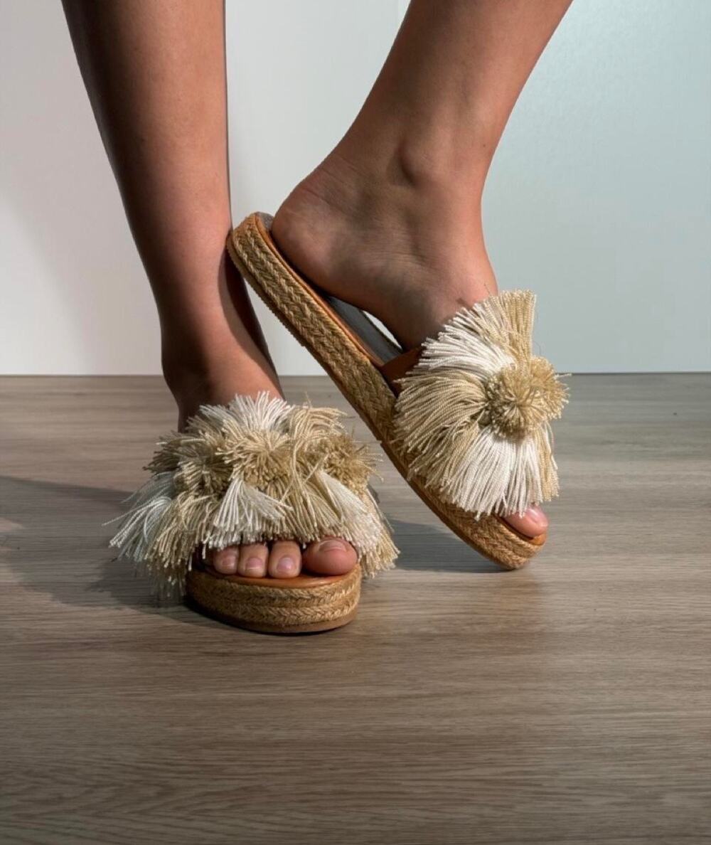SILVIA COBOS MAMBO SLIP ON size 8.5 sandals